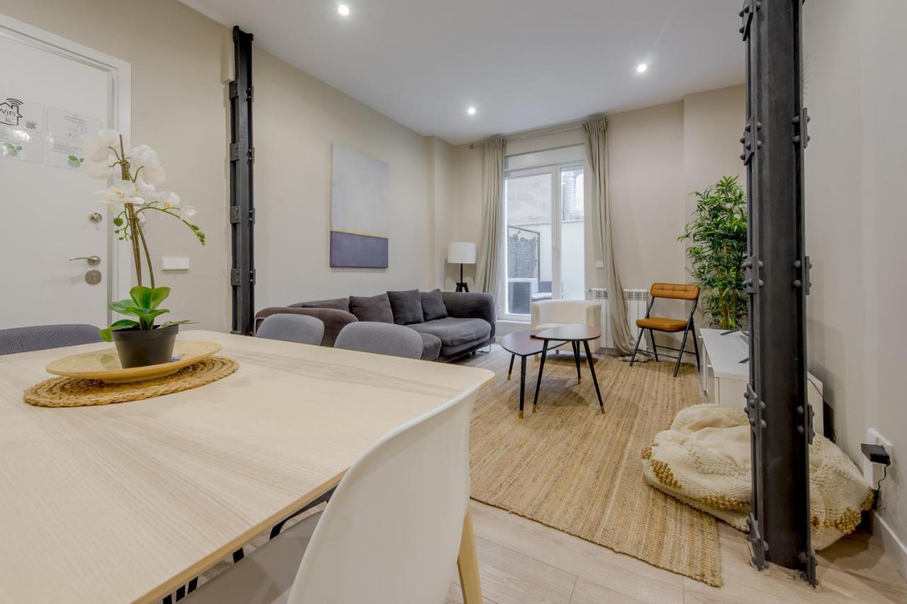 Acogedor Apt 3 Habitaciones Y Terraza En El Centro Madrid Bagian luar foto